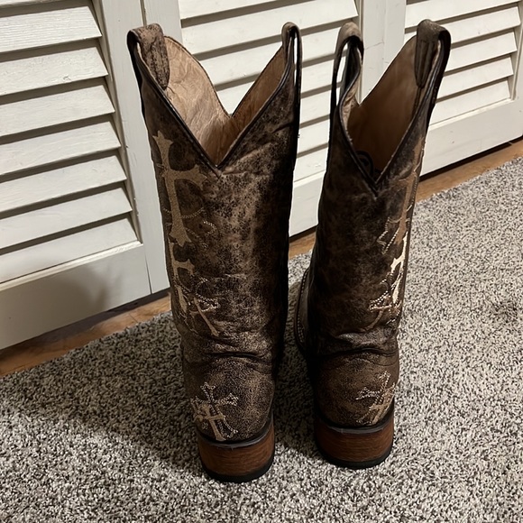 Handcrafted Western Boots - Picture 5 of 10